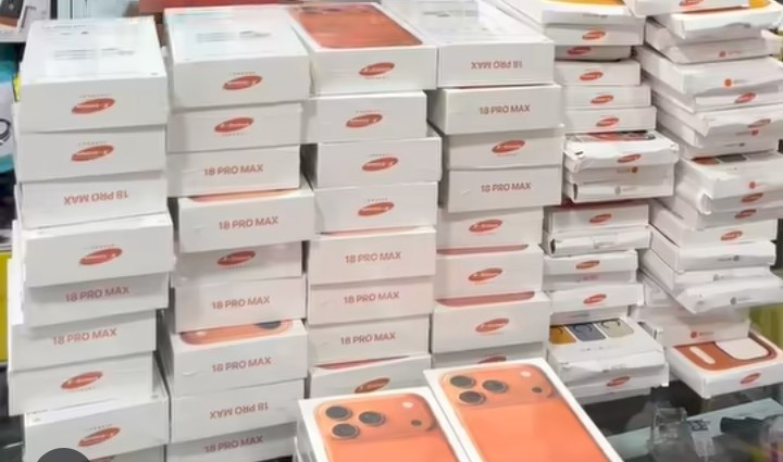 گوشی طرح آیفون 18 پرومکس المانی رام 8 حافظه 256 XInova زیر قیمت بازار